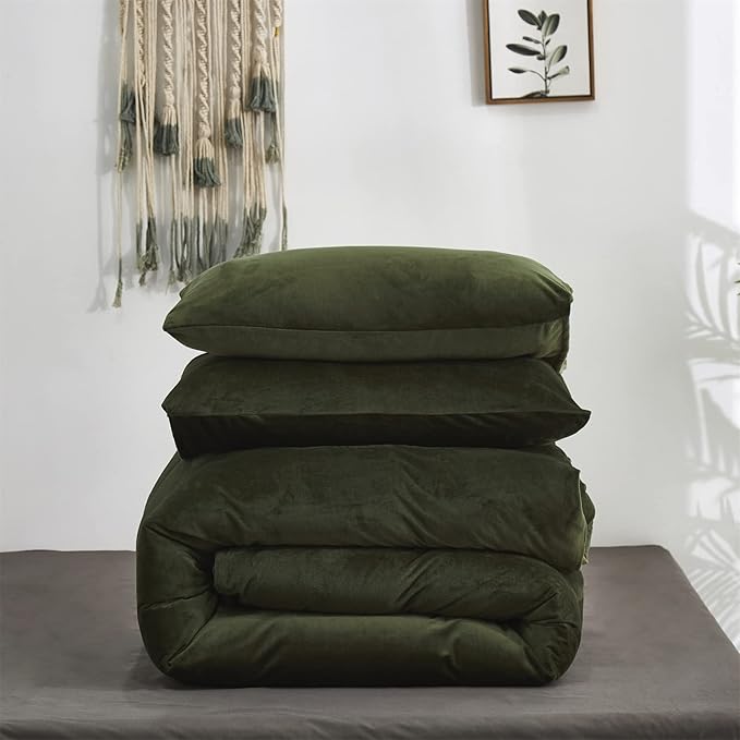 Dark Green Velvet Comforter Set King Army Green Flannel Velvet Bedding Comforter Set All Deep Green 3 PCs Shaggy Soft Warm and Durable Flannel Blanket King Women Green Velvet Bedding Set - LeafyLoom