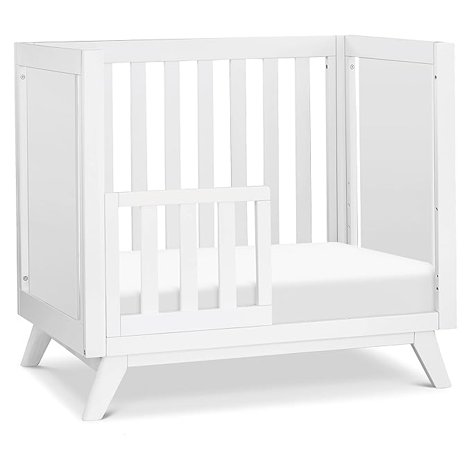 DaVinci Otto 3-in-1 Convertible Mini Crib with 4" Mattress in White, Greenguard Gold Certified - LeafyLoom