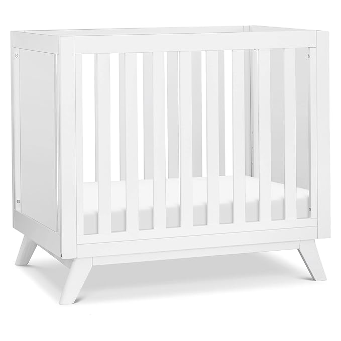 DaVinci Otto 3-in-1 Convertible Mini Crib with 4" Mattress in White, Greenguard Gold Certified - LeafyLoom