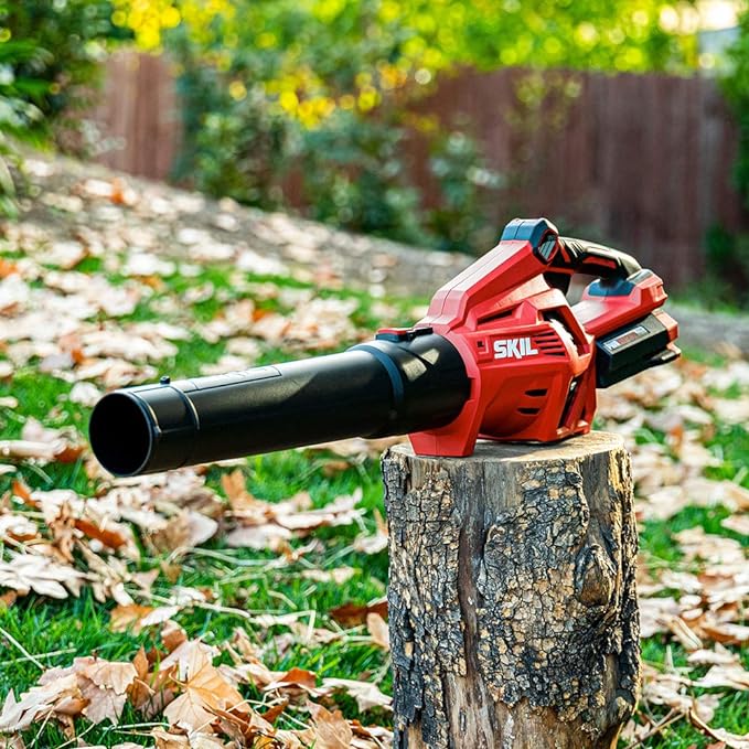 SKIL PWR CORE 40 Brushless 40V 530 CFM Cordless Leaf Blower Kit, Variable Speed with Power Boost, Includes 2.5Ah Battery and Auto PWR Jump Charger- BL4713C-11 - LeafyLoom