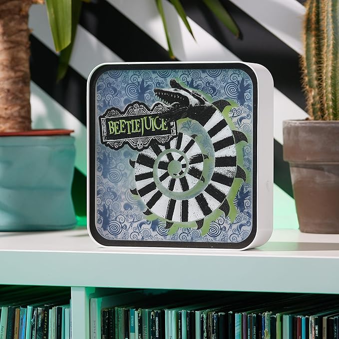 Numskull NS4937 Beetlejuice Acrylic Logo Desk Lamp - LeafyLoom