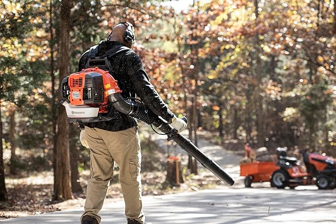 Husqvarna 360BT Gas Leaf Blower, 65.6-cc 3.81-HP 2-Cycle Backpack Leaf Blower with 890-CFM, 232-MPH, 30-N Powerful Clearing Performance and Load-Reducing Harness - LeafyLoom