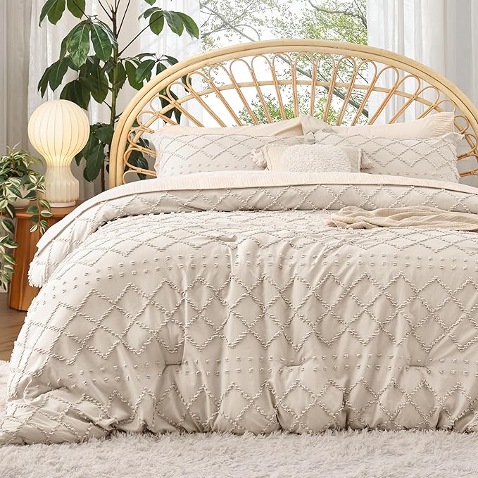 Bedsure California King Comforter Set - Beige Comforter, Boho Tufted Shabby Chic Bedding Comforter Set, 3 Pieces Vintage Farmhouse Bed Set for All Seasons, Fluffy Bedding Set with 2 Pillow Shams - LeafyLoom